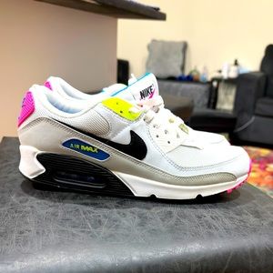 Nike Air Max (Men’s- 9.5)